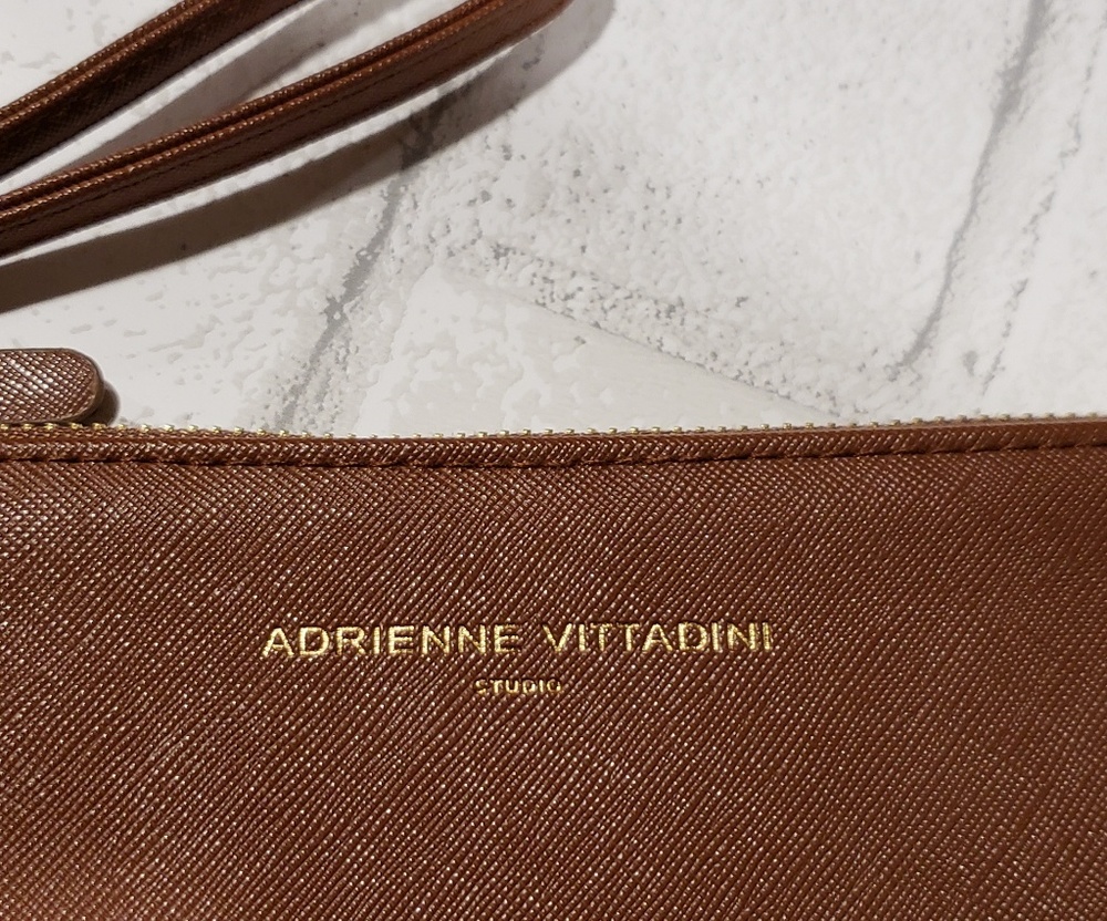 Adrienne Vittadini Wristlet - Picture 3 of 6
